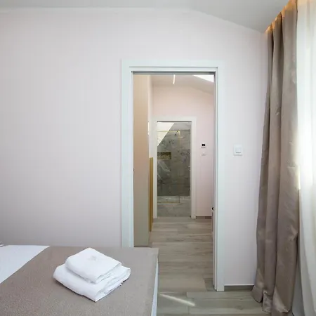 Valbrione - Luxury & 4* Valbandon