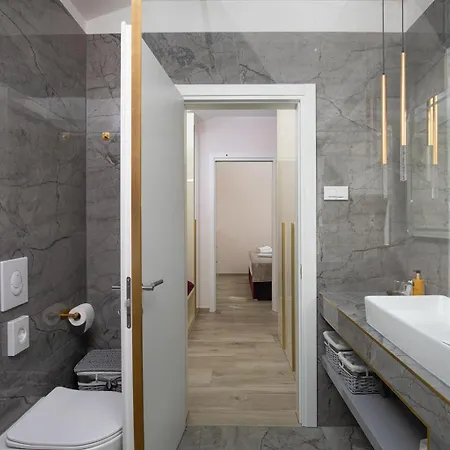 Valbrione - Luxury & 4* Valbandon